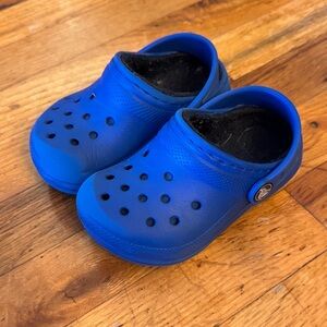 Kids Blue Fuzzy Crocs